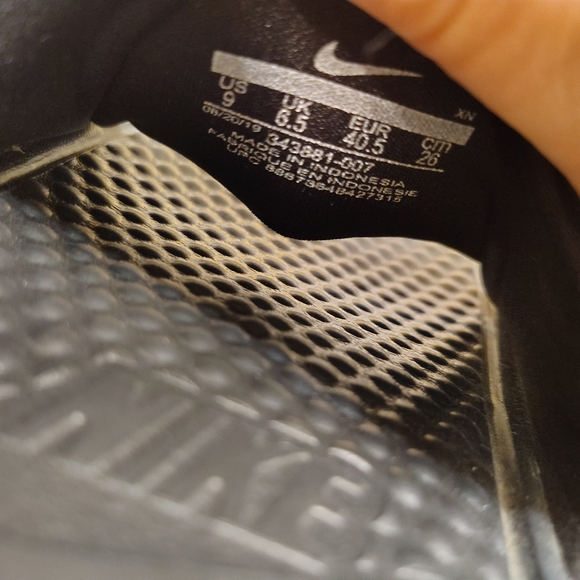 Nike Slides - Picture 4 of 6